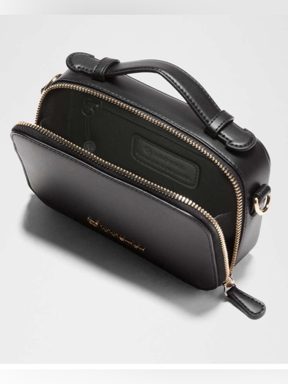 L-127 🍋 Lululemon 🍋 Leather Alternative Camera Crossbody Bag
Black / Gold - Picture 2 of 9
